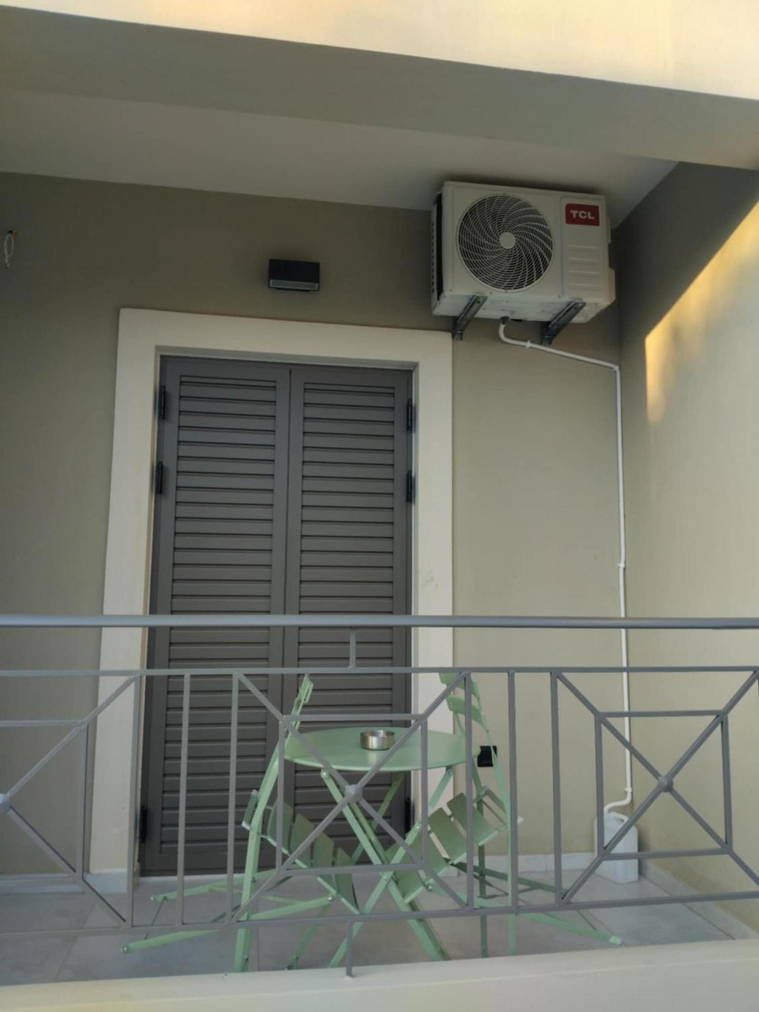 Simple, Calm And Luxurious Kalamata Exterior foto